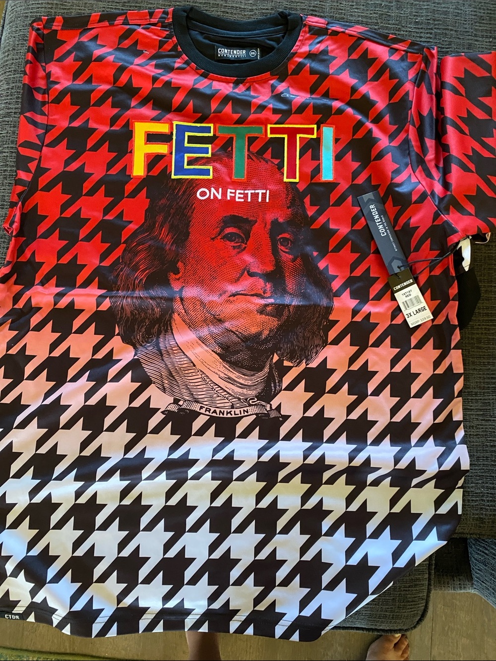 Fetti Graphic Houndstooth Tee - Red, Black, White